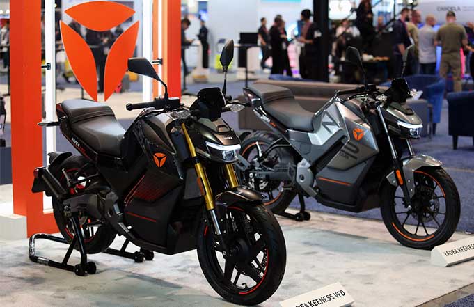 yadea ces debut unveiling high speed electric motorcycles
